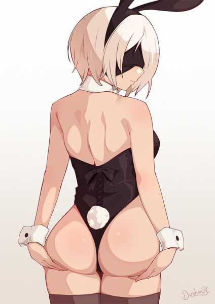 2B Showing Off How Good Her Butt Looks In Her Bunny Suit Darahan