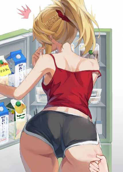 Mordred Sassy Booty In Shorts Gets Her Ass Cheek Pinched Tonee