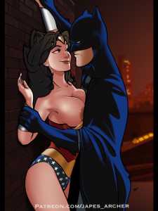 Batman and Wonder Woman back alley (japes) [Batman/DC Comics]