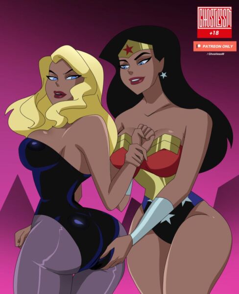 Black Canary seducing Wonder Woman with her ass (GhostlessM) [Dc Comics]